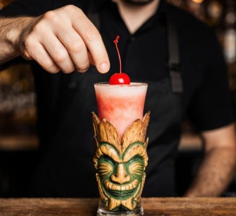 קוקטיילים טרופיים: מסע לגן עדן בכוסקוקטיילים טרופיים: מסע לגן עדן בכוס