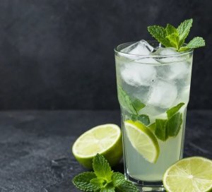 קוקטייל חמוץ מסדנת קוקטיילים